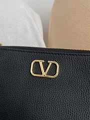 Okify Valentino Vlogo Signature Bag In Black Calfskin 21.5x13x3cm - 4