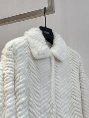 Okify Fendi White Mink Fur Coat  - 2