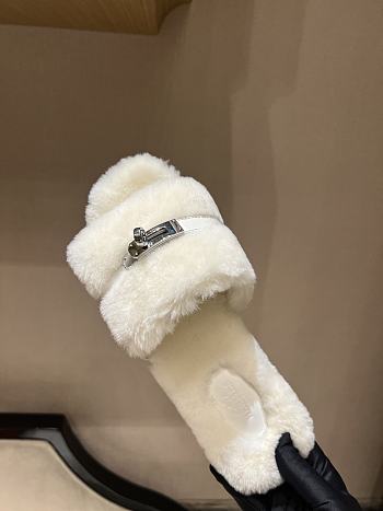 Okify Hermes White Wool Slides 26534