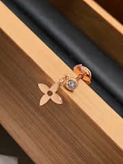 Okify Louis Vuitton Idylle Blossom Rose Gold Earrings  - 1