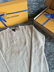 Okify Louis Vuitton Beige Sweater 26621 - 5