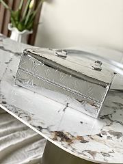 Okify Louis Vuitton OnTheGo PM Bag In Silver M26373 25x19x11.5cm - 2