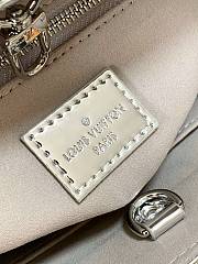 Okify Louis Vuitton OnTheGo PM Bag In Silver M26373 25x19x11.5cm - 4