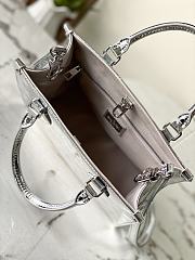 Okify Louis Vuitton OnTheGo PM Bag In Silver M26373 25x19x11.5cm - 5