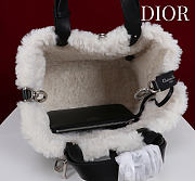 Okify Dior Toujours Medium Flat Macrocannage Bag In Black Calfskin With Fur 28.5x21.5x17cm - 6