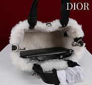 Okify Dior Toujours Small Flat Macrocannage Bag In Black Calfskin With Fur 23x15x15cm - 5