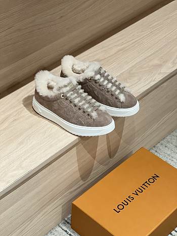 Okify Louis Vuitton Light Brown Fur Sneakers For Women