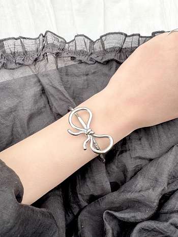 Okify Vivienne Westwood Bow Silver Bracelet