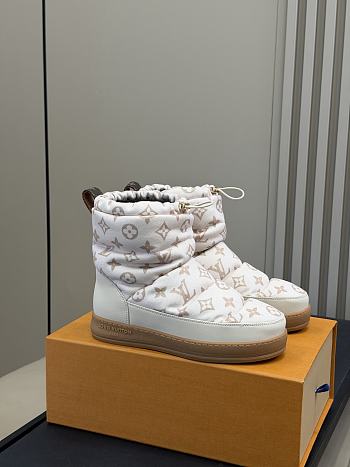 Okify Louis Vuitton Cloud Ankle Snow Boots Beige 1AISHT