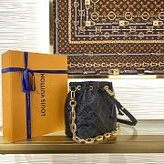 Okify Louis Vuitton Coussin Bucket Bag Black M26216 20x20x10cm - 2