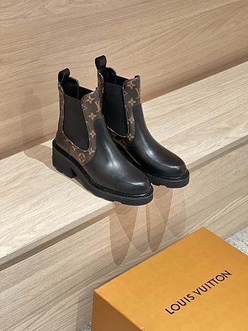 Okify Louis Vuitton Beaubourg Chelsea Monogram Ankle Boots 1AIEJ9