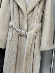 Okify Fendi Long Fur Coat Beige  - 4
