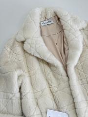 Okify Dior Fur Coat White  - 5