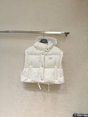 Okify Prada White Nylon Short-Cut Down Jacket With Detachable Sleeves - 3