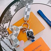 Okify Louis Vuitton Damier Dog Key Chain  - 3