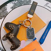 Okify Louis Vuitton Monogram Dog Key Chain  - 4