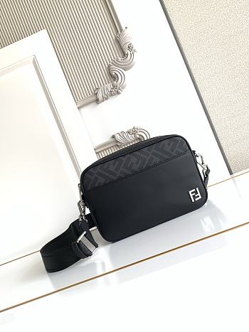 Okify Fendi Camera Case Bag Black 22x15x5cm
