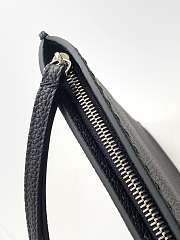 Okify Fendi Selleria Flat Pouch Medium Black 30x20cm - 6