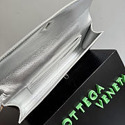 Okify Bottega Veneta Andiamo Clutch Bag Silver Crocodile 31x13x3cm - 6