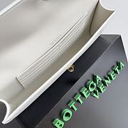 Okify Bottega Veneta Andiamo Clutch Bag White Crocodile 31x13x3cm - 6