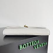 Okify Bottega Veneta Andiamo Clutch Bag White Crocodile 31x13x3cm - 3