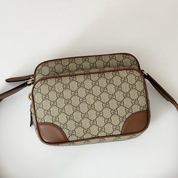 Okify Gucci Emblem Crossbody Bag Brown 23.5x18x8cm 821160 
