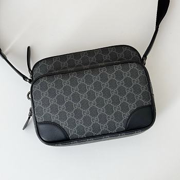 Okify Gucci Emblem Crossbody Bag Black 23.5x18x8cm 821160 