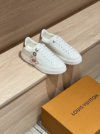 Okify Louis Vuitton Time Out Women Sneakers With Silver Charm