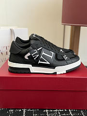 Okify Valentino 2025 Black Men Sneakers  - 1