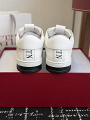 Okify Valentino 2025 White And Black Men Sneakers  - 3