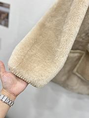 Okify MaxMara Cream Fur Coat With Scarf - 2