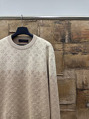 Okify Louis Vuitton Monogram Gradient Crew Neck Knit Sweater - 6
