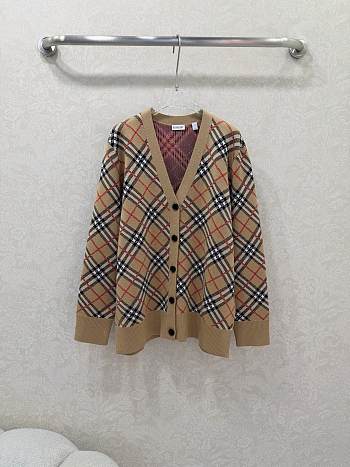 Okify Burberry Twill V-neck Knit Cardigan