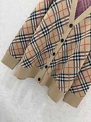 Okify Burberry Twill V-neck Knit Cardigan - 4