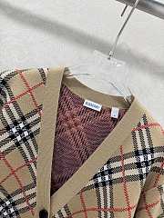 Okify Burberry Twill V-neck Knit Cardigan - 2