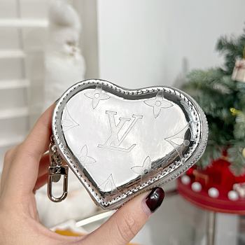 Okify Louis Vuitton Silver Heart Pouch