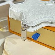 Okify Louis Vuitton White Star Pouch - 5