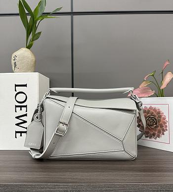 Okify Loewe Featherlight Puzzle Bag Light Gray 24x16.5x10.5cm