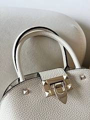 Okify Valentino Garavani Small Rockstud Top Handle Bag White 21x15x10cm - 2
