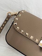 Okify Valentino Garavani Rockstud Bag Gray Grained Calfskin 24x12x6cm - 4