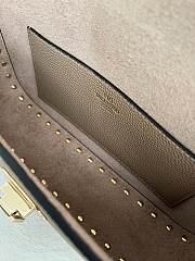 Okify Valentino Garavani Rockstud Bag Gray Grained Calfskin 24x12x6cm - 5