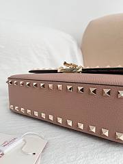 Okify Valentino Garavani Rockstud Bag Light Pink Grained Calfskin 24x12x6cm - 3
