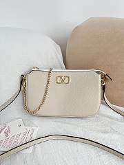 Okify Valentino Vlogo Signature Bag In White Calfskin 21.5x13x3cm - 1