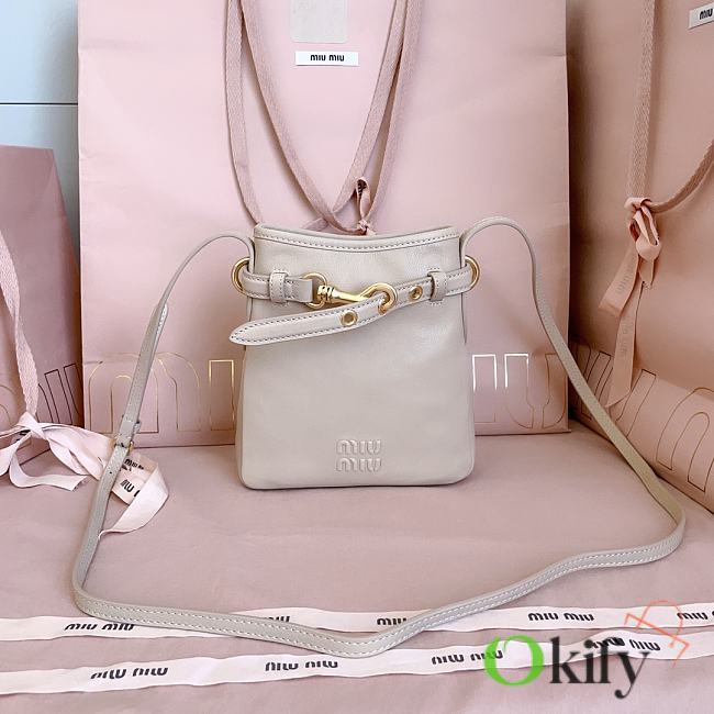 Okify MiuMiu Nappa Leather Pouch Cream White 19x17x4.5cm 5NR461 - 1