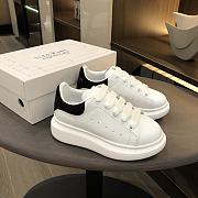 Okify Alexander McQueen White And Black Kid Sneakers - 3