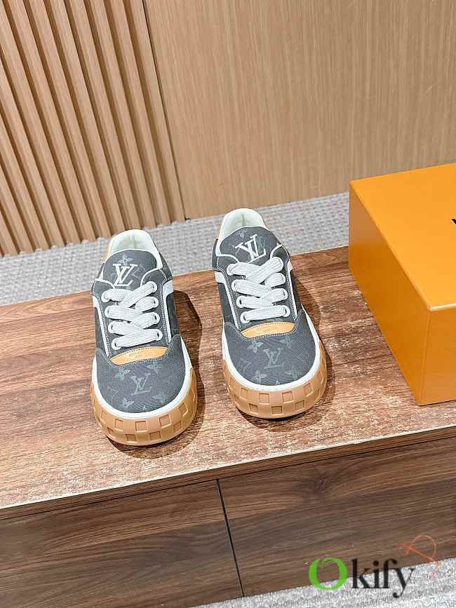 Okify Louis Vuitton Gray Sneakers With Monogram - 1