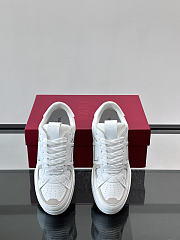 Okify Valentino White And Beige Men Sneakers 1 - 5