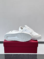 Okify Valentino White And Beige Men Sneakers 1 - 2