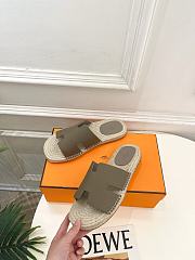 Okify Hermes Antigua Gray Woven Straw Slippers - 2