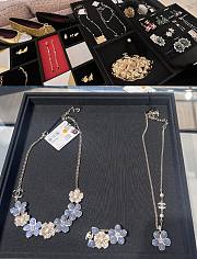 Okify CC Blue Flower Necklace 1 - 2